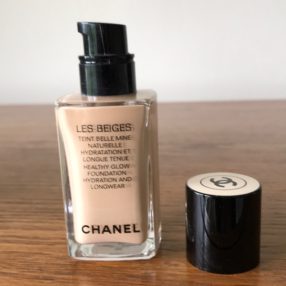Chanel Les Beiges healthy glow foundation
